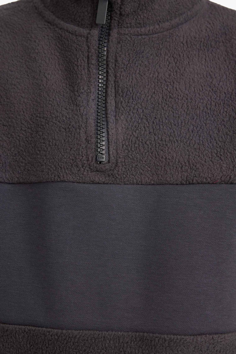 ديفاكتو طقم اولادي سويت شيرت وبنلطون سويت بانتس قصة عادية - قطعتين - Image 4