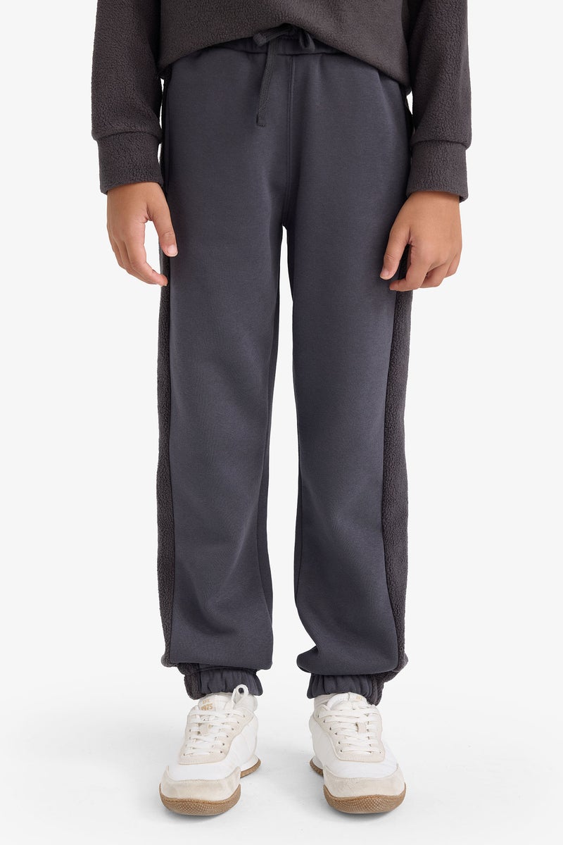 ديفاكتو طقم اولادي سويت شيرت وبنلطون سويت بانتس قصة عادية - قطعتين - Image 3