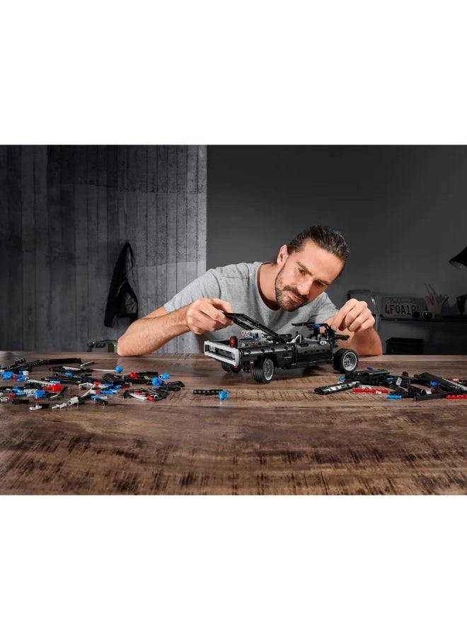 LEGO LEGO - Technic Dom's Dodge Charger 1077 Pieces - 42111  - Image 4