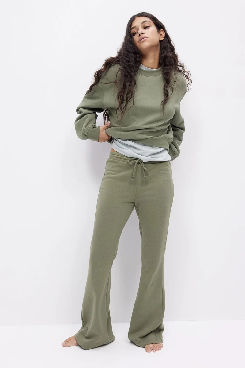 اتش اند ام بلوزة بقصّة واسعة من القطن السميك