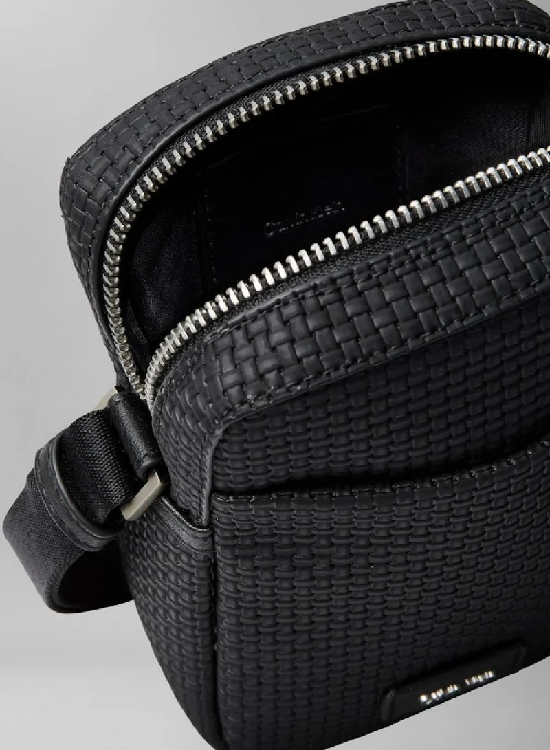 كالفن كلاين حقيبة ريبورتر بتصميم نحيف