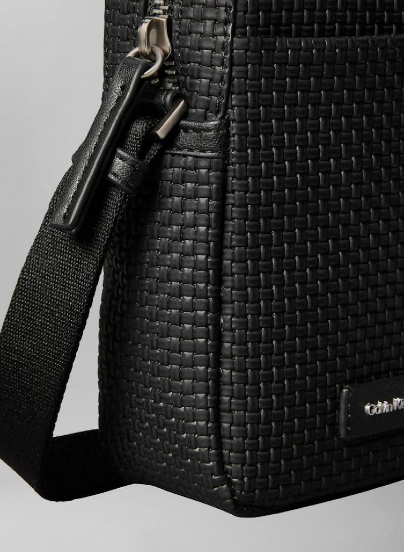 كالفن كلاين حقيبة ريبورتر بتصميم نحيف - Image 4