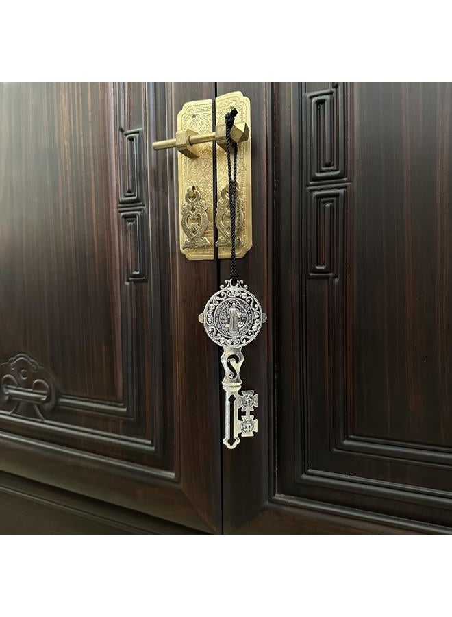 Bovemee طقم 2 قطعة من ميدالية القديس بنديكت مزدوجة الجوانب 4.9 بوصة × 2.9 بوصة بركة المفتاح للحماية - ميدالية سان بينيتو لتعليق المنزل والباب - حامل حائط هدايا عيد الفصح الكاثوليكي - هدية مفتاح سان بينيتو - Image 2