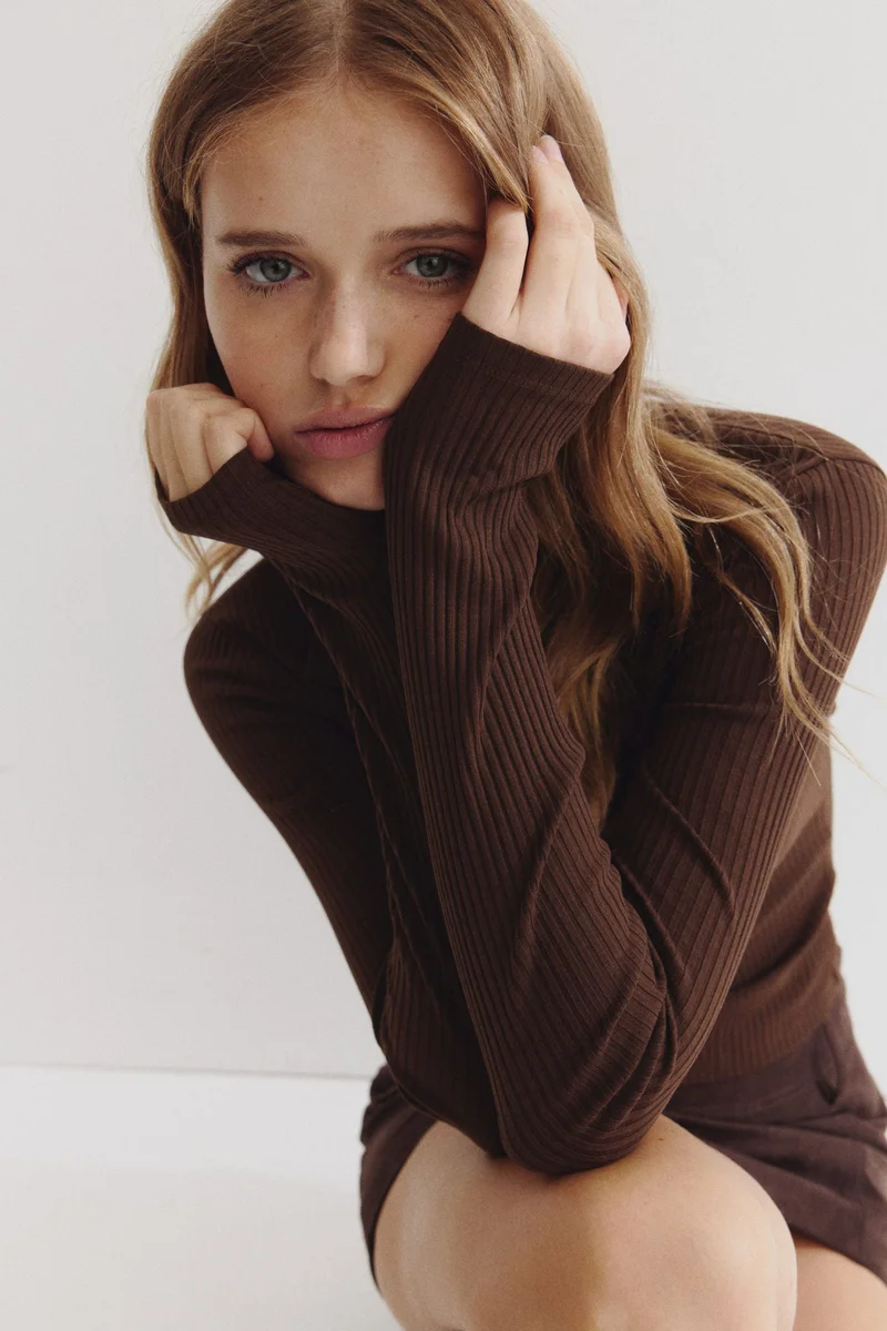 H&M Ribbed collared top