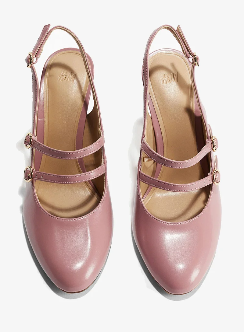 اتش اند ام حذاء بحزام للكاحل