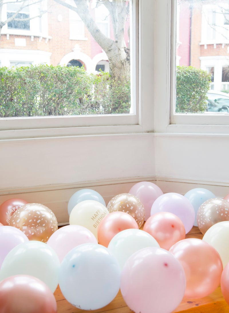 توكينج تيبلز بالونات قصاصات ورق ذهبية وبيضاء - عبوة من  قطع - Image 4