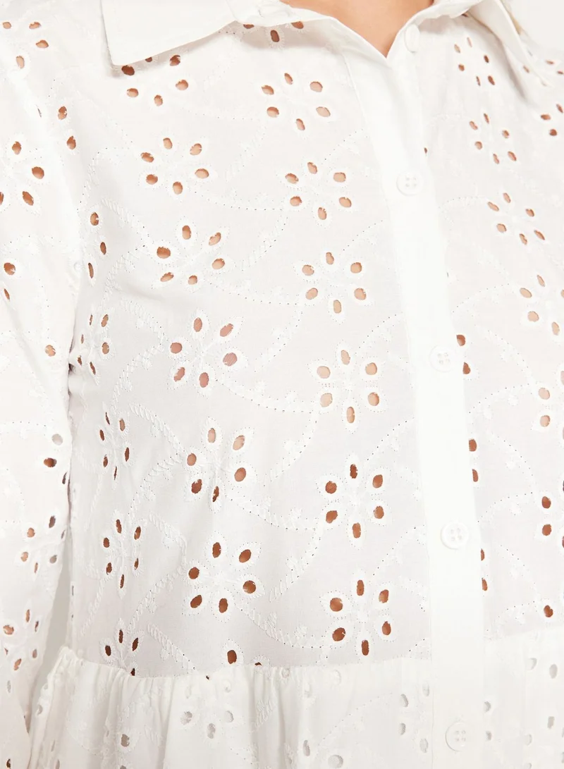 ترينديول فستان مخرم ومحبوك