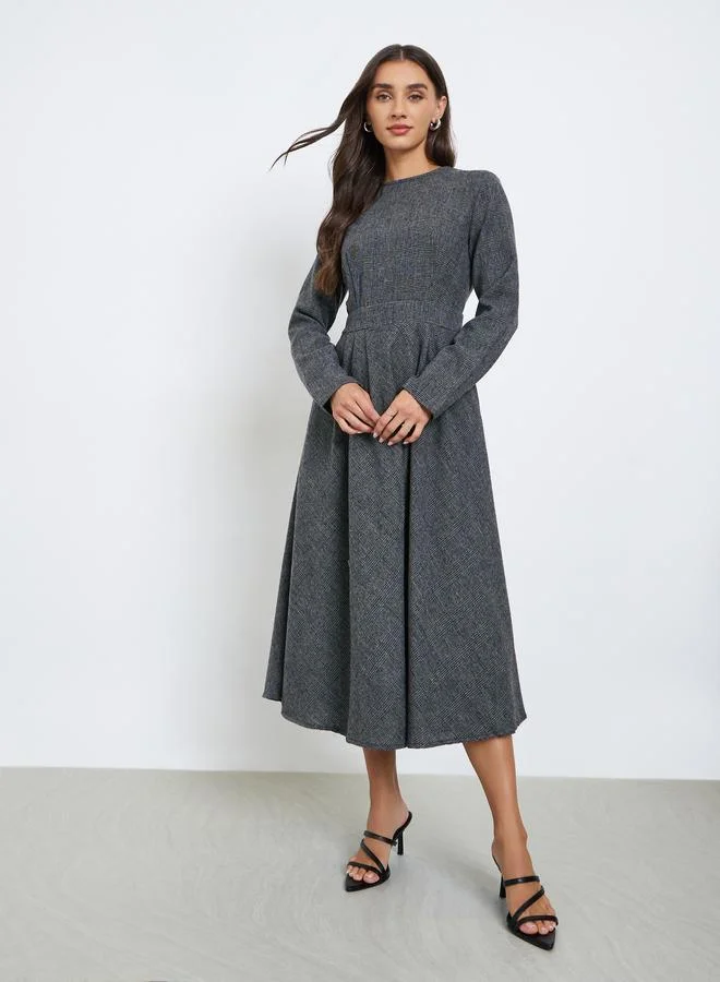 ستايلي فستان ميدي بطبعة مربعات وأكمام طويلة