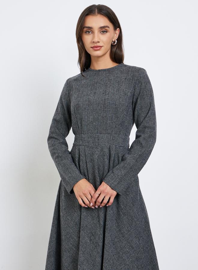 ستايلي فستان ميدي بطبعة مربعات وأكمام طويلة - Image 3