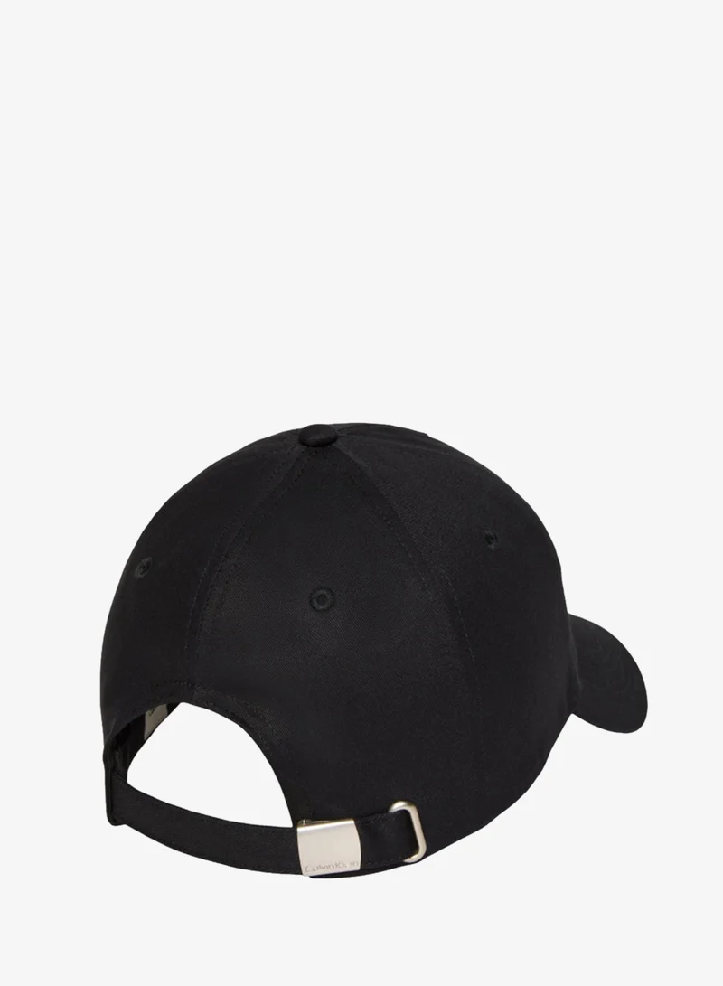 كالفن كلاين قبعة بيسبول بحافة منحنية مونولوجو