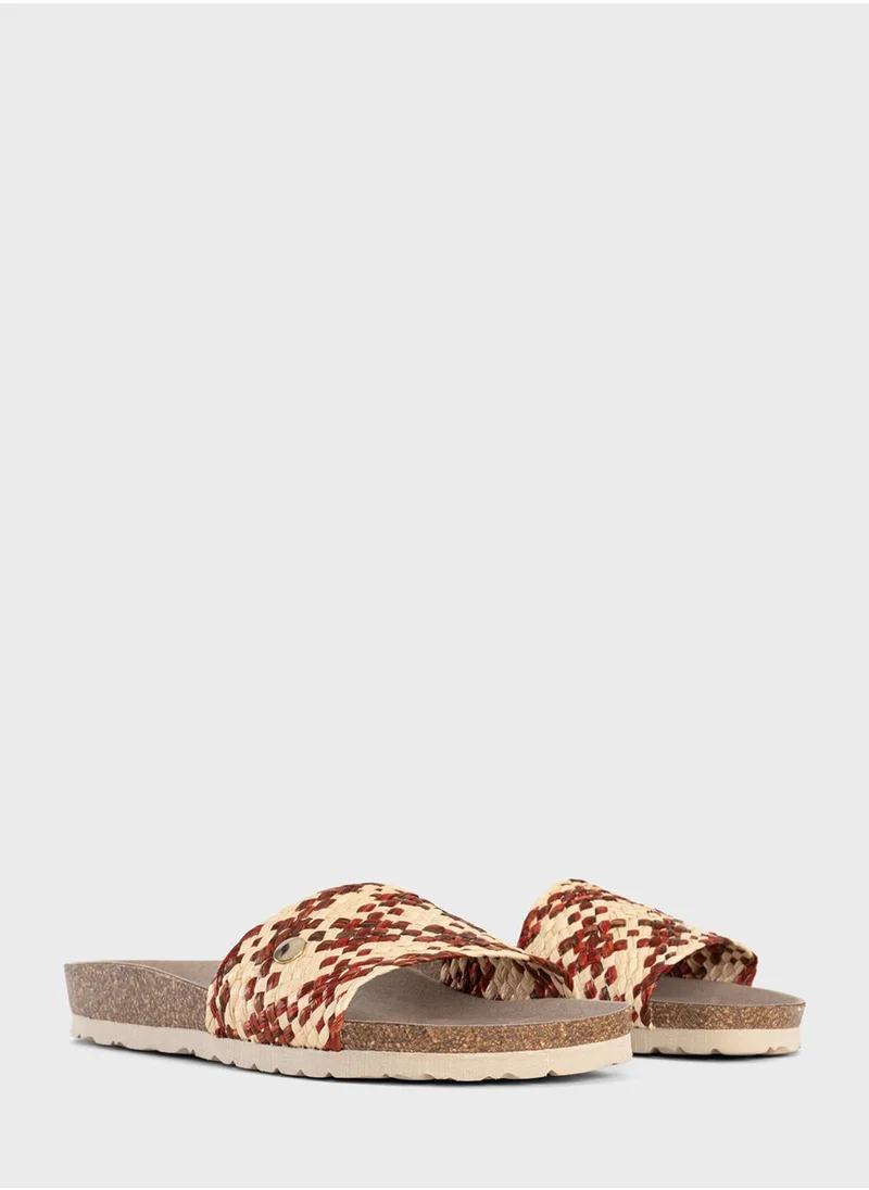بيتون Margot Flat Sandals