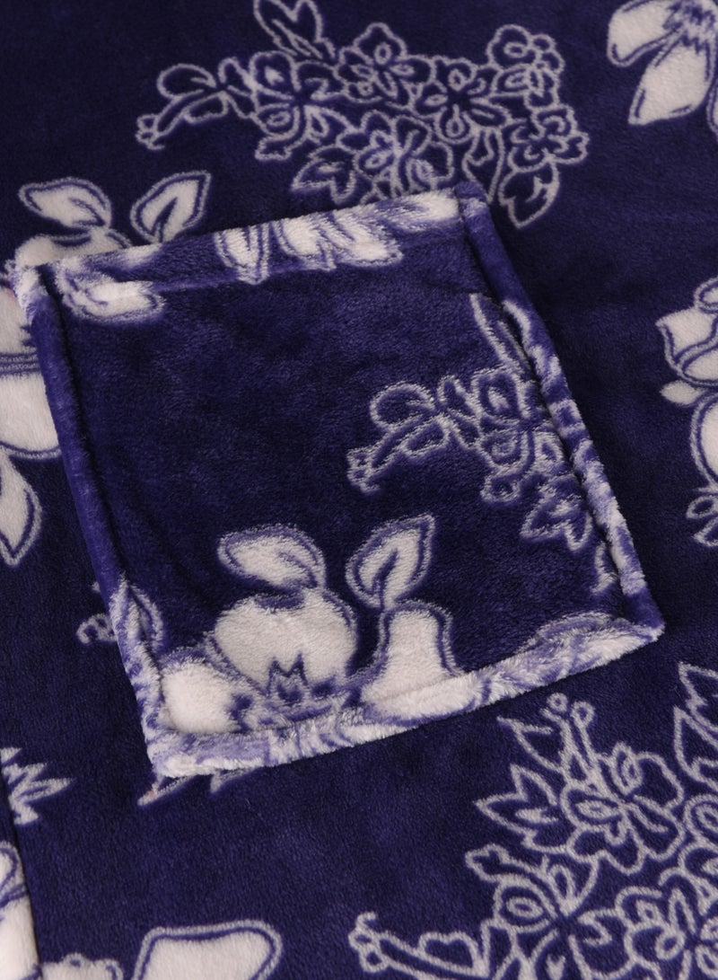 ايست من نون رداء حمام من الفلانيل بطبعة زهور بالكامل - 250 جرامًا للمتر المربع مصنوع من البوليستر الناعم بنسبة 100% للنساء - ياقة شال وجيب - لون أزرق، مقاس كبير جدًا - Image 5