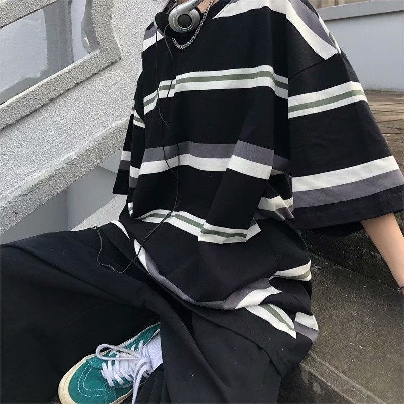 Korean Striped Loose Short-Sleeve T-Shirt For Men, Retro Couple Student Hong Kong Style Versatile Japanese Simple Half-Sleeve - Image 2