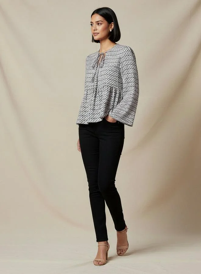 سبلاش فيڤ بلوزة بقصة عادية بطبعة هندسية