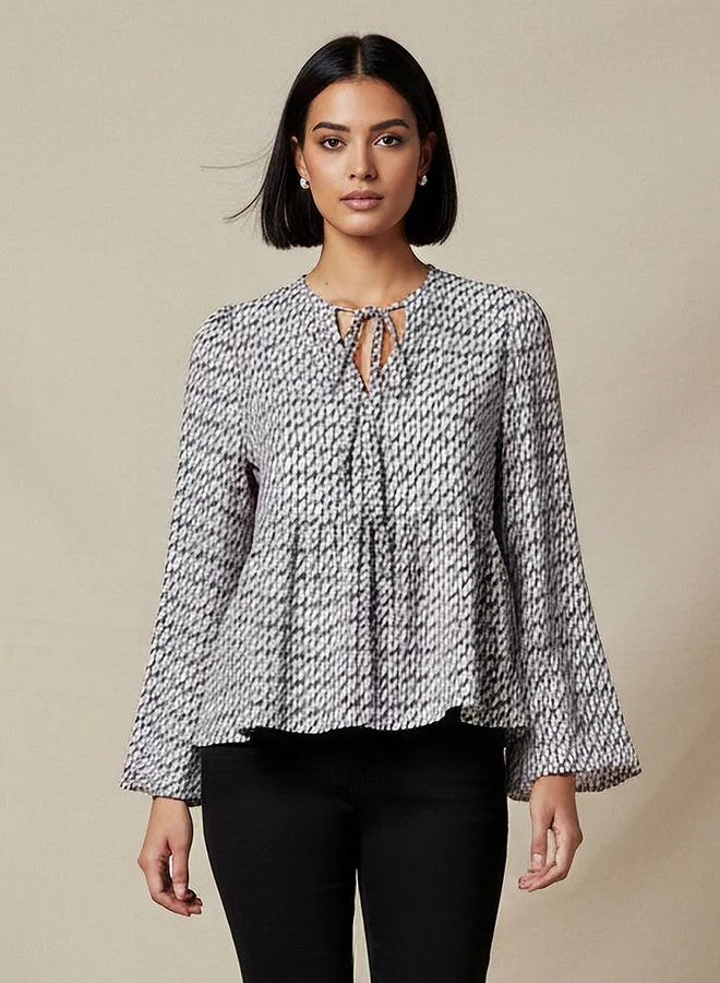 سبلاش فيڤ بلوزة بقصة عادية بطبعة هندسية