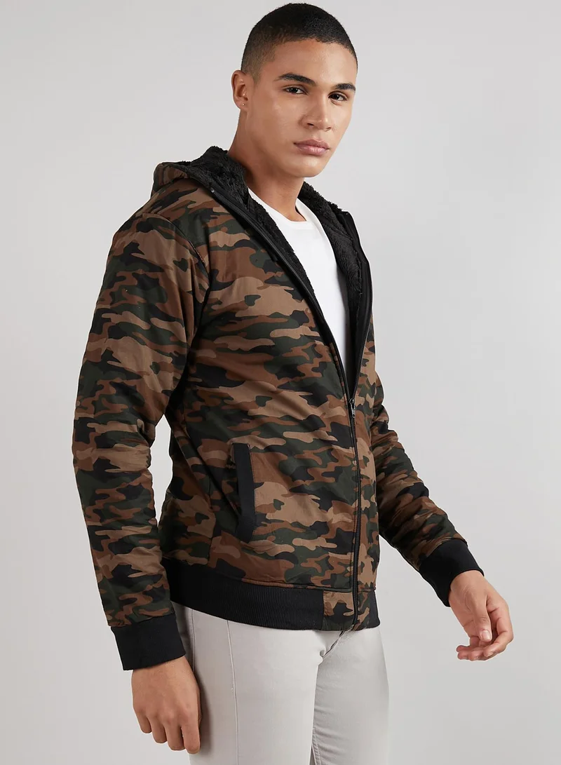 Campus Sutra Men's Forest Green Camouflage Hoodie With Insert Pocket