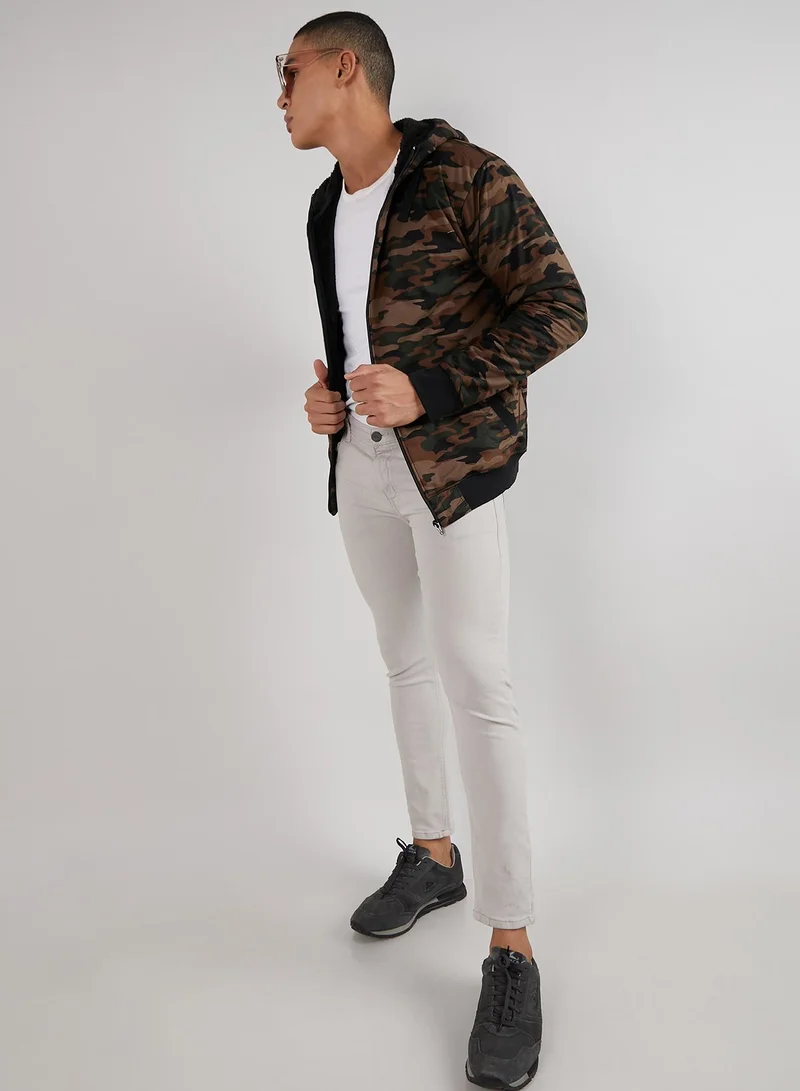 Campus Sutra Men's Forest Green Camouflage Hoodie With Insert Pocket