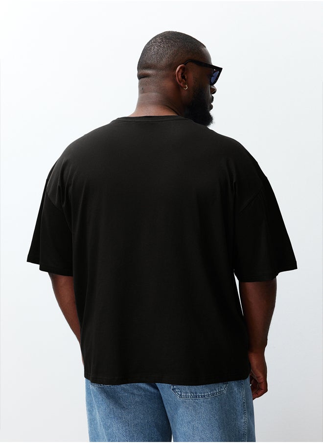 Black Crew Neck Oversize/Wide Model Plus Size T-Shirt - pzsku/Z86121C6FA7F89EA5B03DZ/45/_/1739718290/ccc3f5b4-1ec4-4785-aab6-a5e6af85a3de