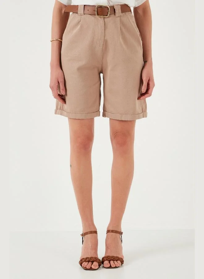 ليلا شورت نسائي قطني بخصر عالٍ وحزام من قماش الجبردين بقصة مريحة