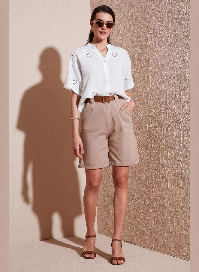 ليلا شورت نسائي قطني بخصر عالٍ وحزام من قماش الجبردين بقصة مريحة