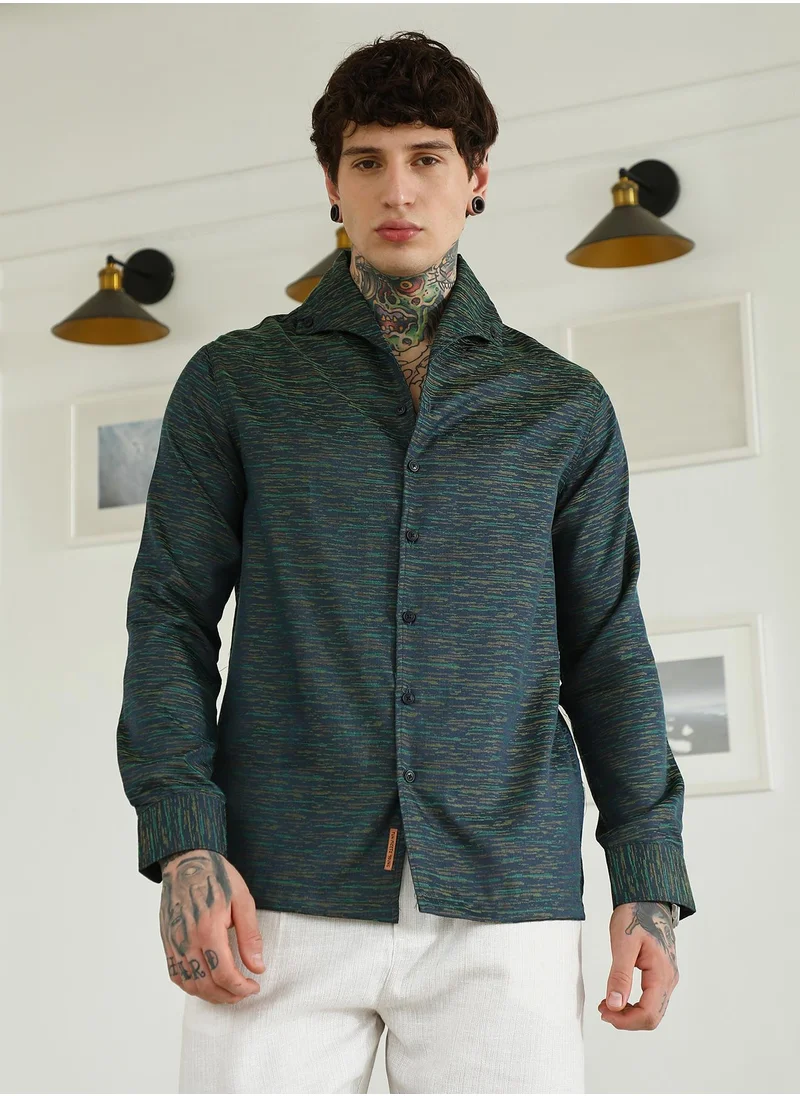 Campus Sutra Men's Textured Cotton Blend Slim Fit Shirt