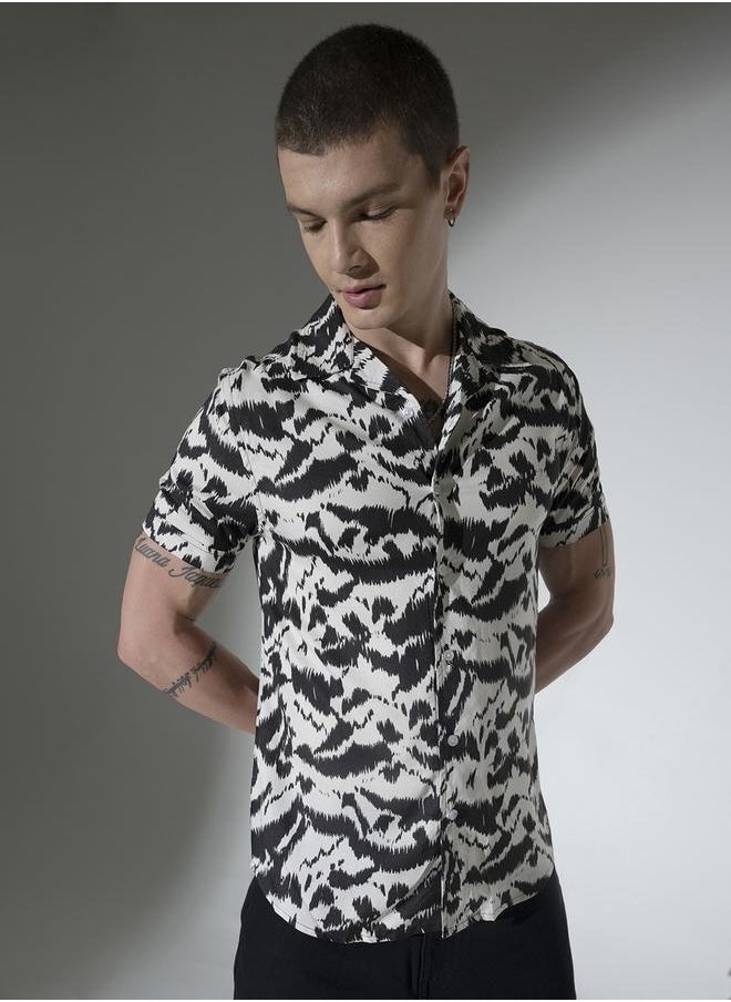 Hubberholme Multicolor Abstract Print Cuban Collar Oversized Shirt for Men  - Image 3