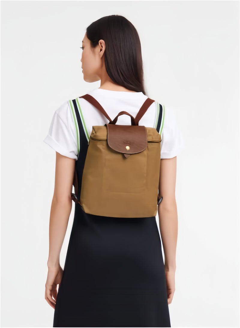 لونج شامب حقيبة الظهر الكلاسيكية Le Pliage باللون الأصفر الصحراوي - Image 3