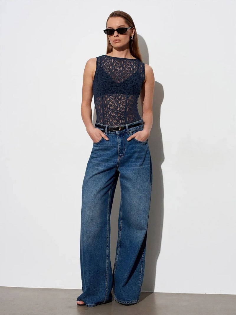 DILVIN Fitted Lace Sleeveless Blouse - Image 4