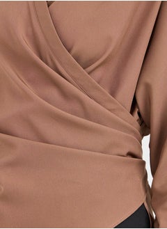Styli بلوزة ملفوفة بأكمام خفاش وياقة  - Image 3
