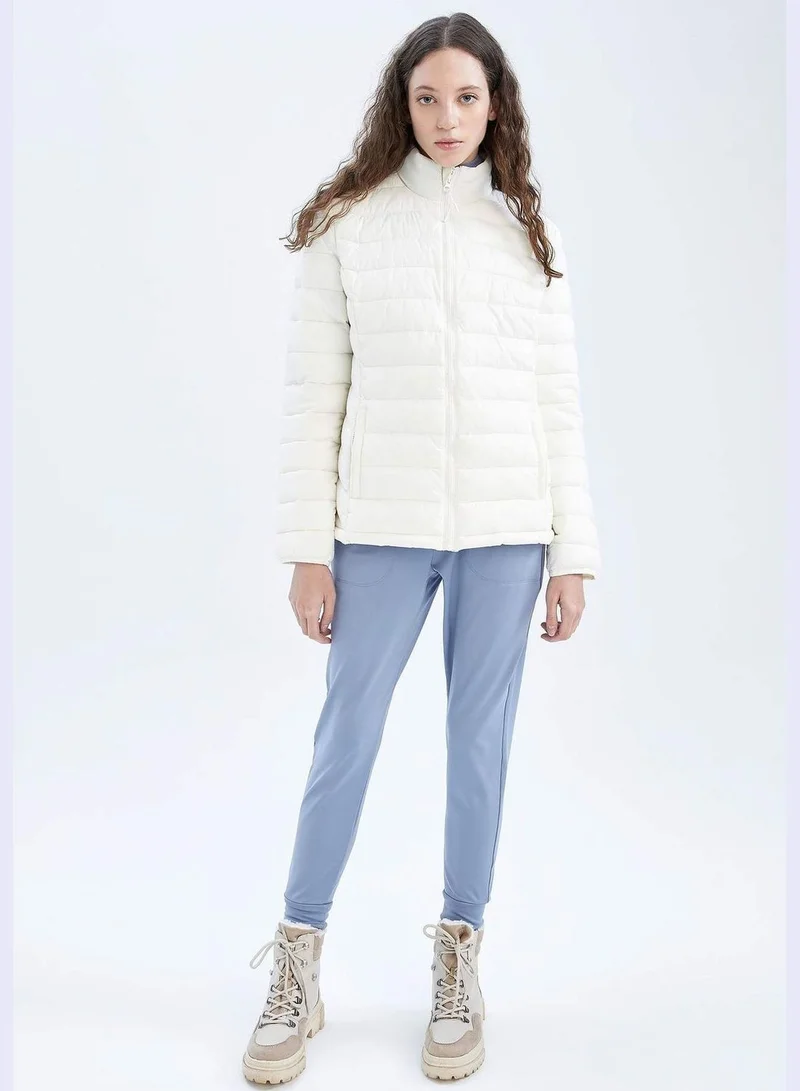 ديفاكتو Woman Slim Fit Hooded Jacket