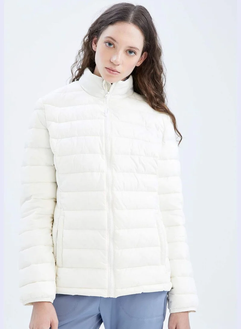 ديفاكتو Woman Slim Fit Hooded Jacket