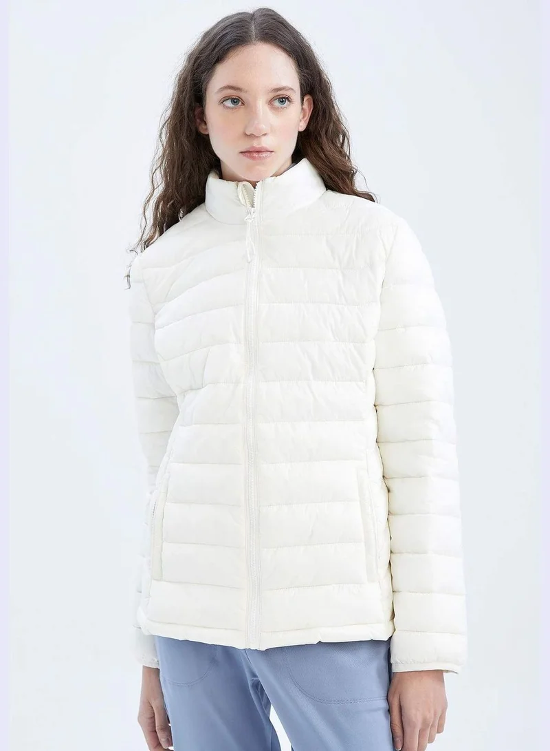 ديفاكتو Woman Slim Fit Hooded Jacket