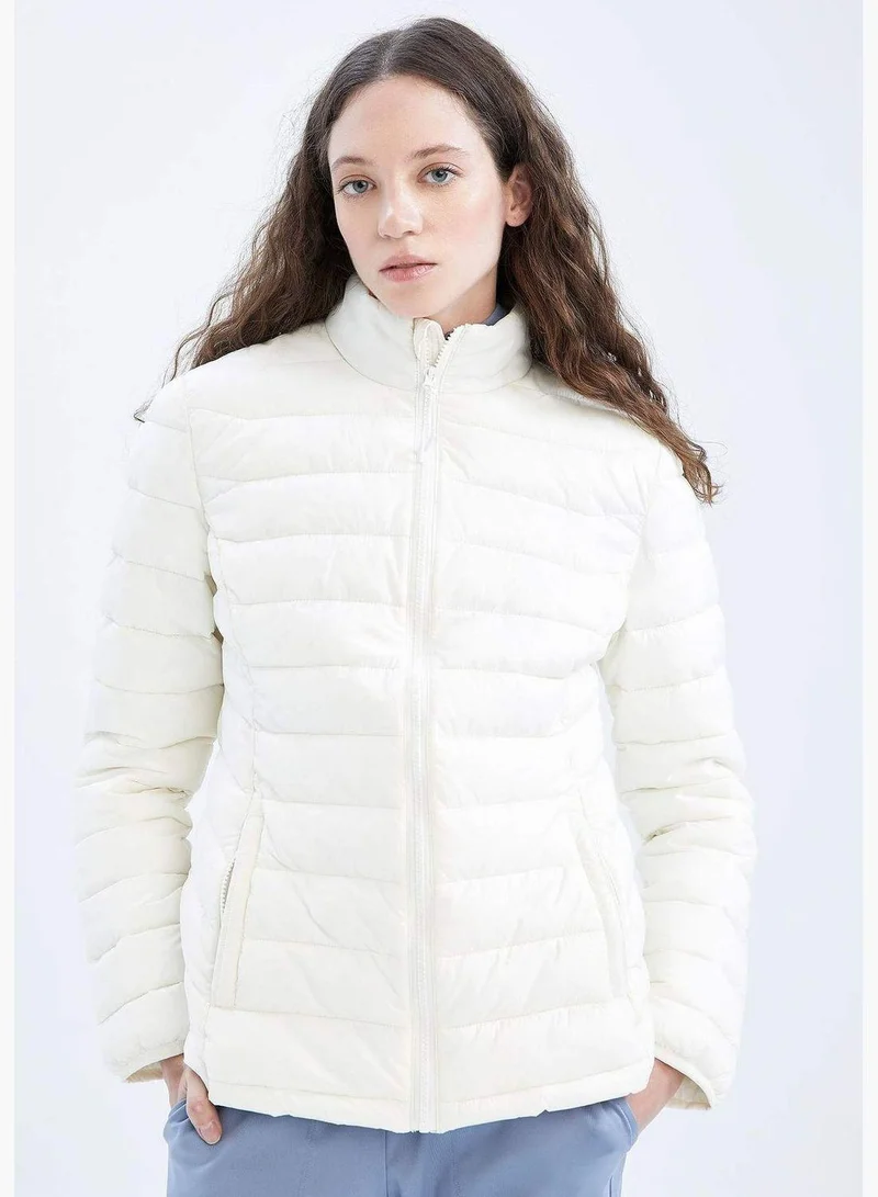 ديفاكتو Woman Slim Fit Hooded Jacket