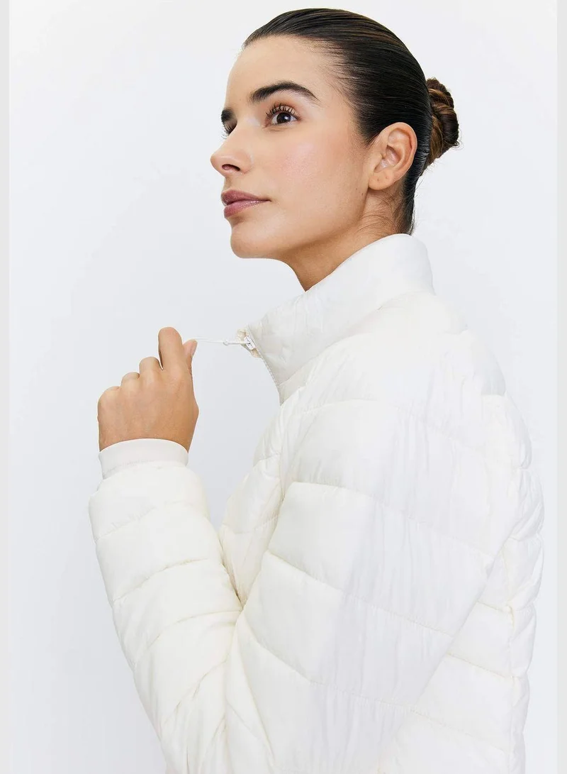 ديفاكتو Woman Slim Fit Hooded Jacket