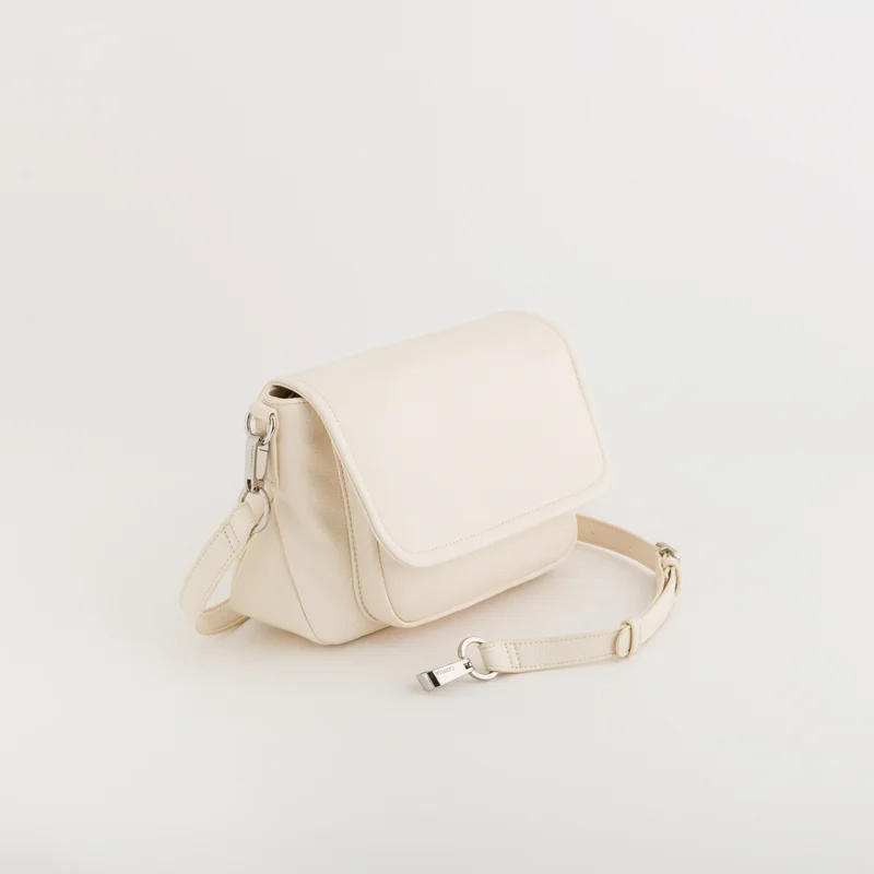 كاربيزا Women's Cross-Body Bag Ester Butter