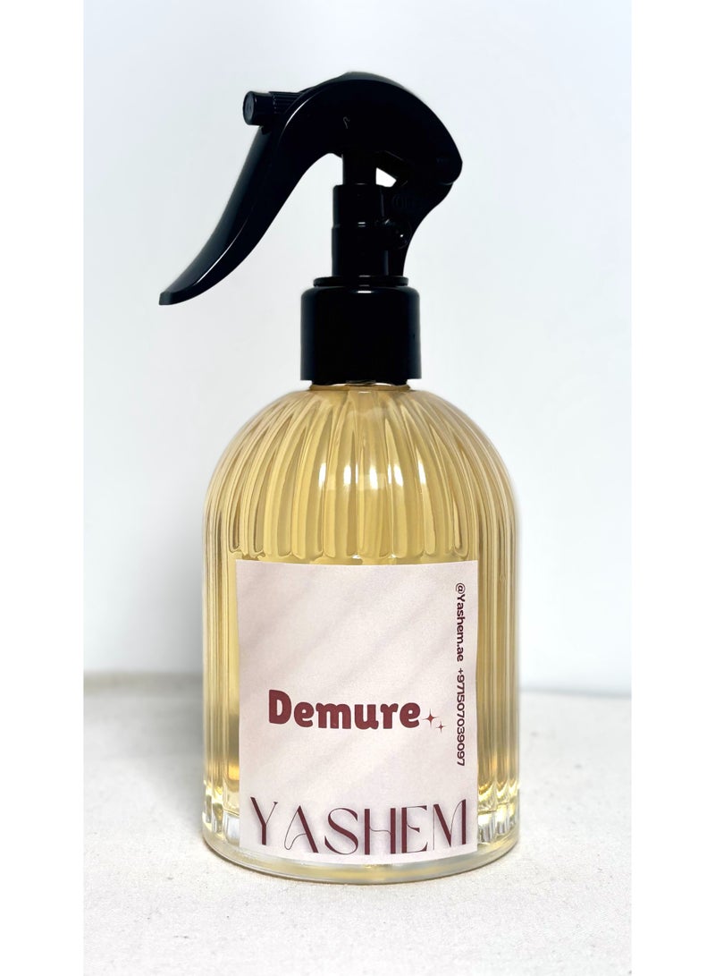 yashem Demure Multi-Use Spray – Warm Vanilla, Lavender, Cocoa & Spice Blend for Clothes & Rooms - Image 1