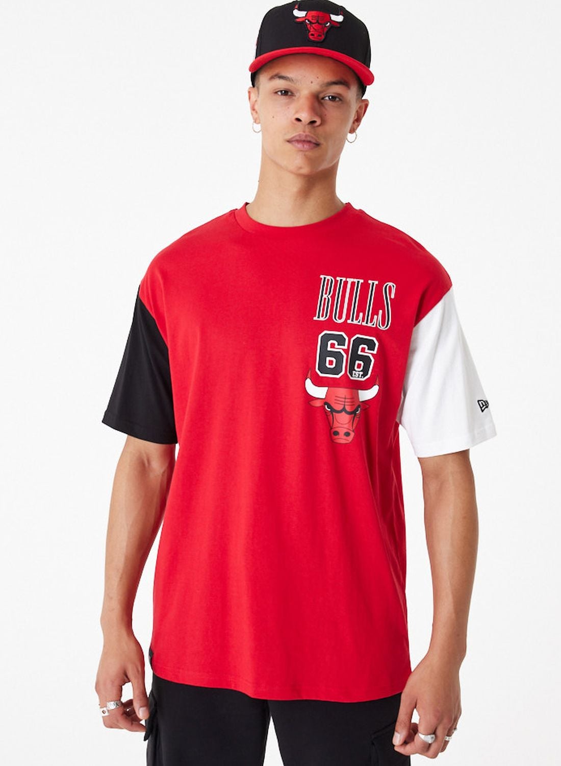 Buy New Era Red Chicago Bulls Oversized T-Shirt for Men in Bahrain