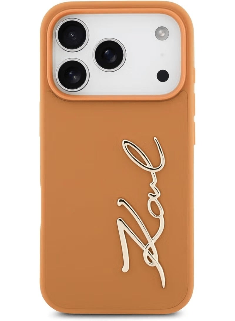 كارل لاغرفيلد جراب Karl Lagerfeld من الجلد الصناعي (PU) بتصميم شعار «Karl Script» وأزرار معدنية لهاتف iPhone 17 Pro Max – بني