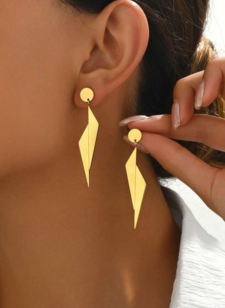 إيكوال حلق اذن نسائي من الاستانلس ستيل أنيق وعالي الجودة - Image 1