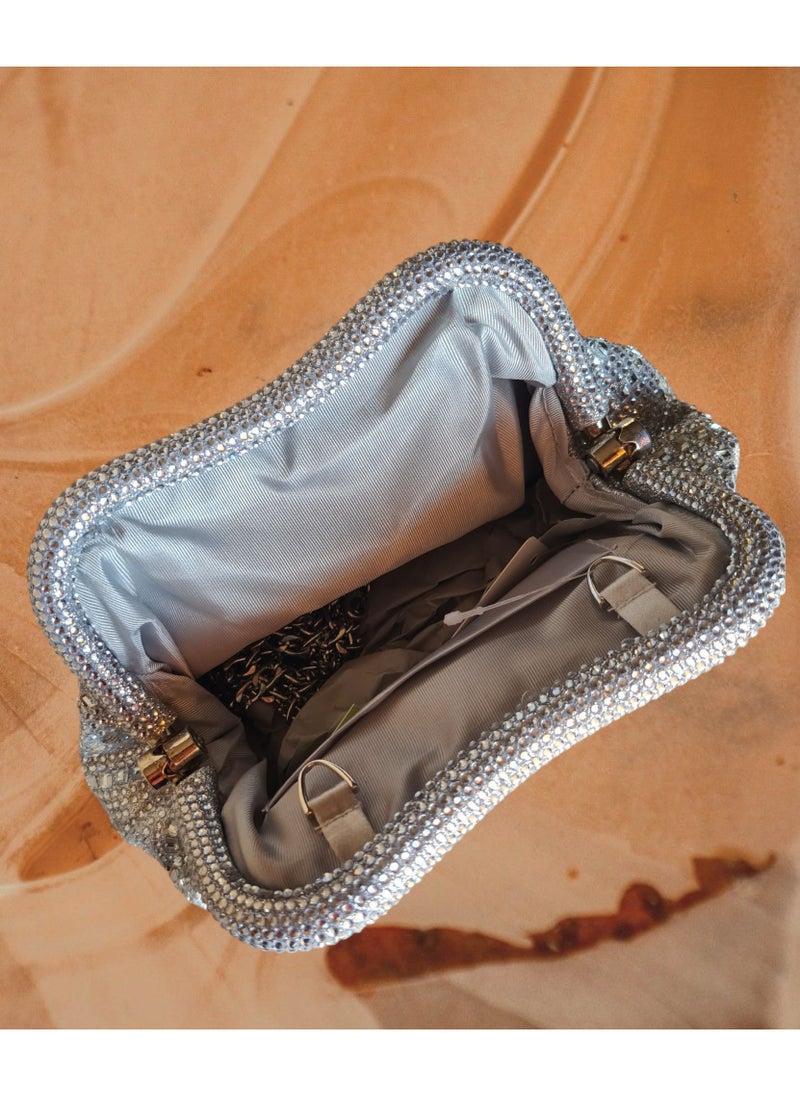 Generic Women's Silver Evening Bag – Elegant Clutch for Parties & Special Occasions – Spacious Crossbody Purse with Long Chain – Stylish Handbag for Women  - Image 2
