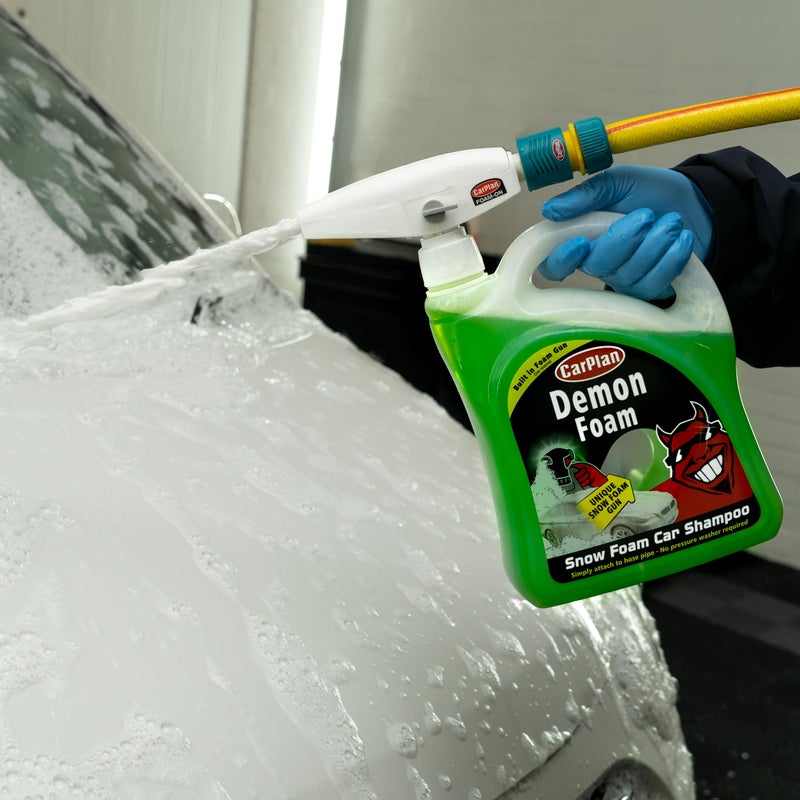 CarPlan CarPlan Demon Snow Foam Car Shampoo with Built in Gun - 2 Litre - Vehicle Wash Cleaner High Detailing Care Attach To Hose Pipe No Pressure Washer Required - Easy to Use - Image 2