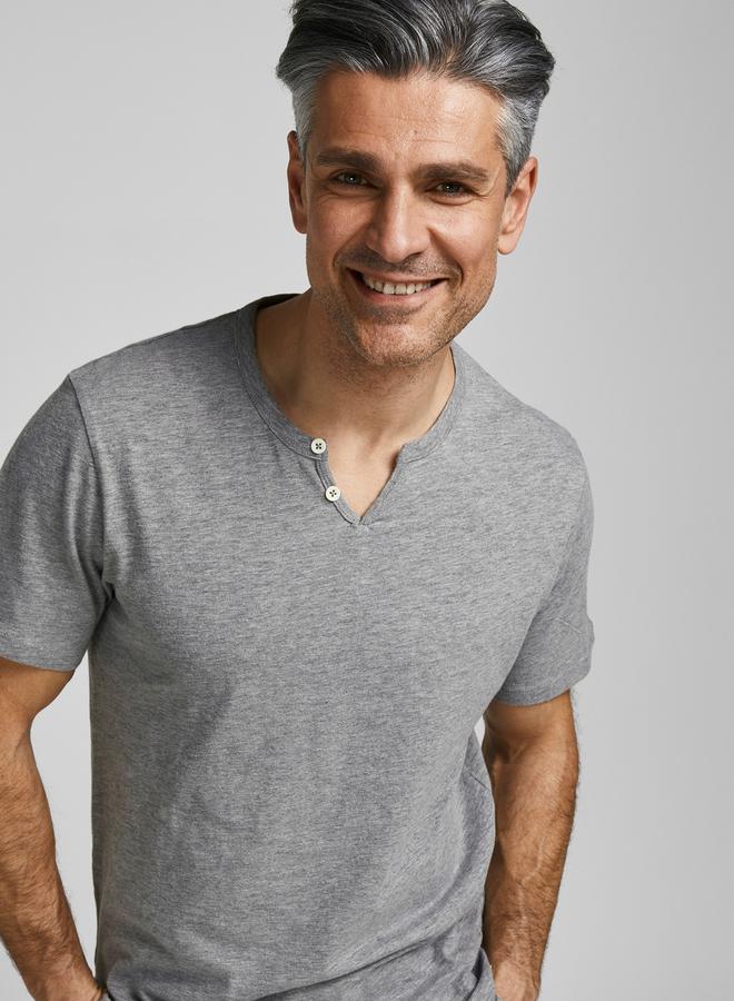 برودكت تي شيرت مقسوم الرقبة بأكمام قصيرة - Image 2