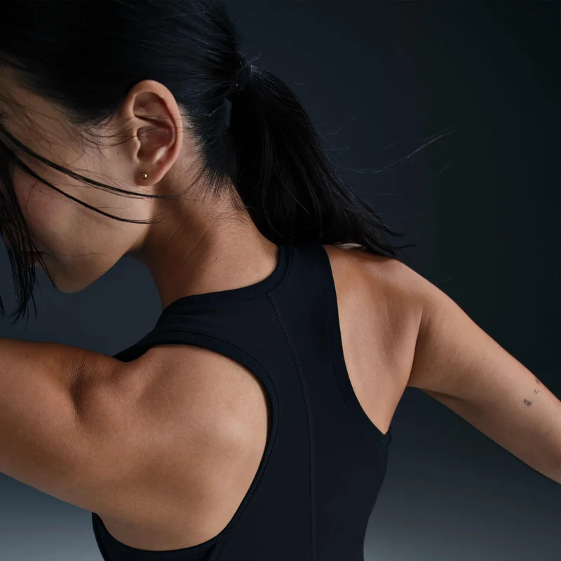 نايكي بلوزة تانك نسائية فيكتوري دراي فيت للتنس