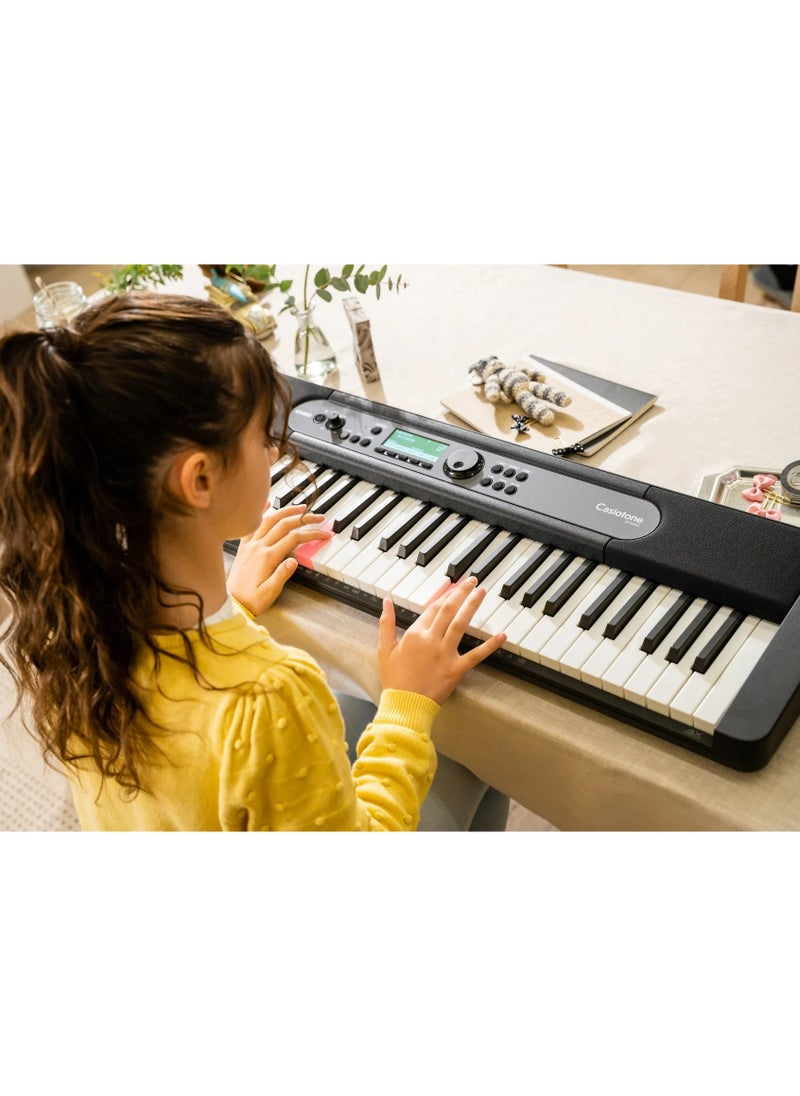 كاسيو - LK-S450 أورج تعليمي - بيانو بمفاتيح مضيئة - 600 نغمة - 200 إيقاع، مع محول طاقة - Image 1