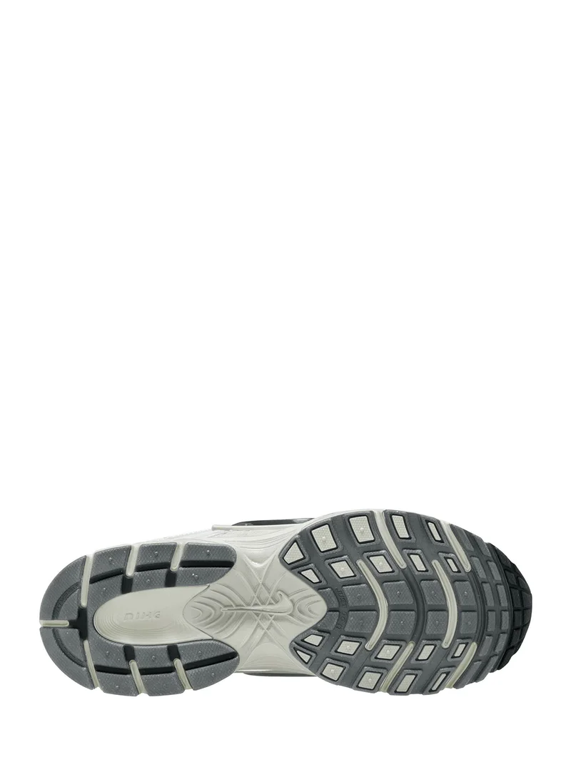 Nike V5 Runner