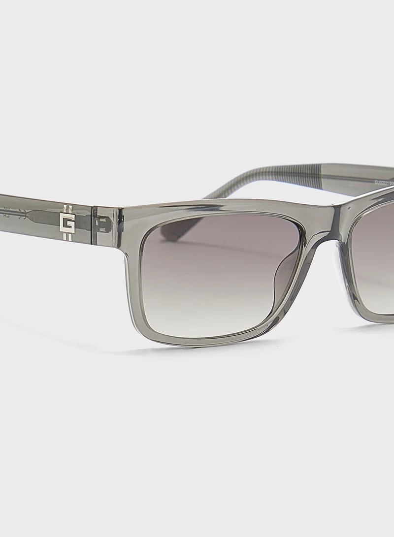 GUESS Gu0022120B57 Wayfarers Sunglasses