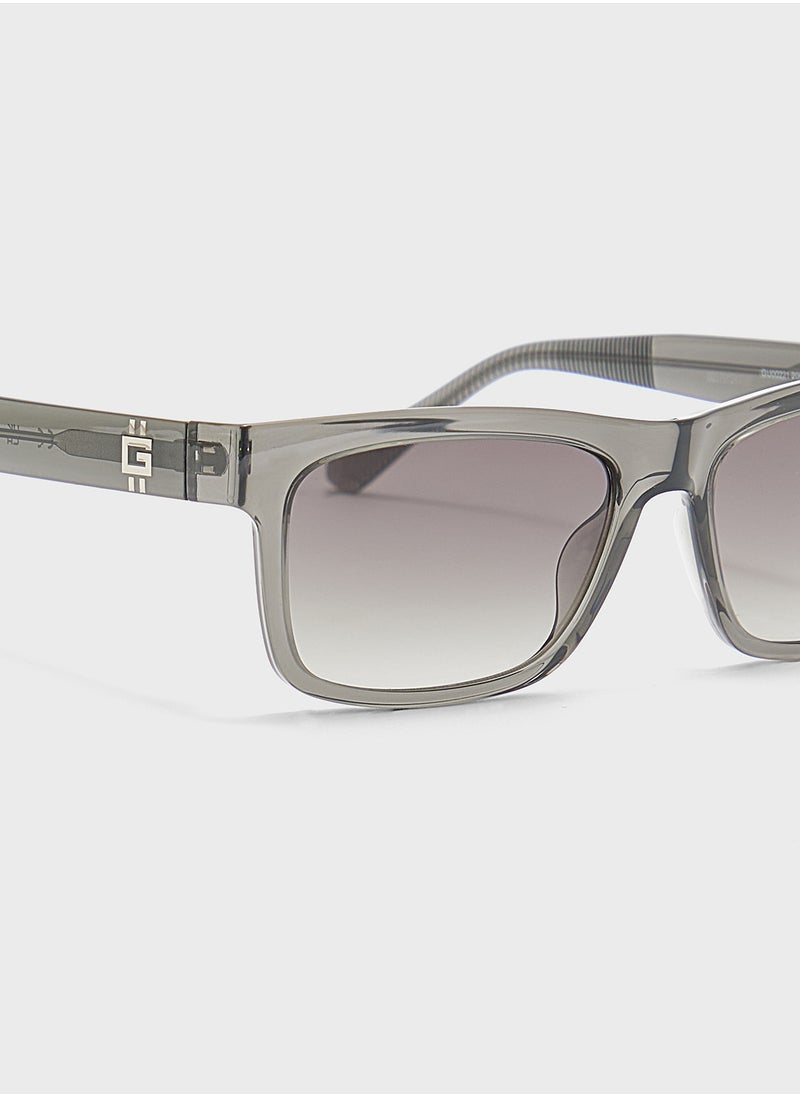 GUESS Gu0022120B57 Wayfarers Sunglasses  - Image 3