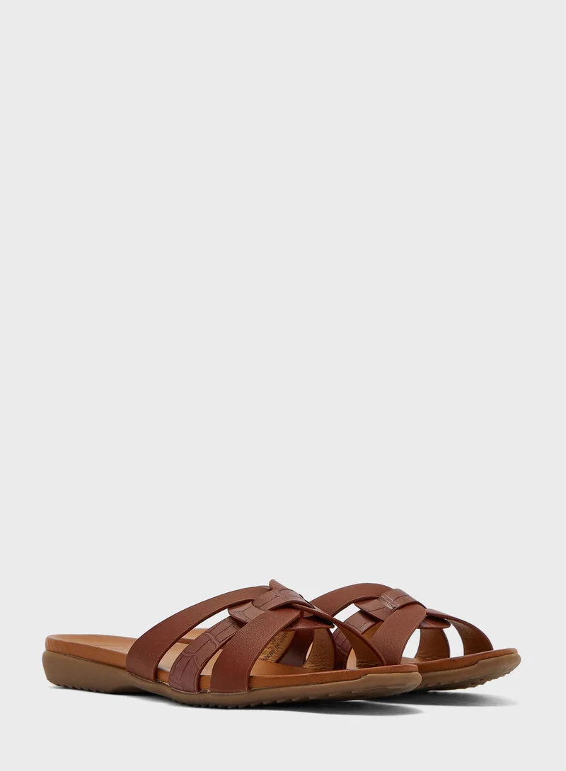 Le Confort Multi Strap Flat Sandal