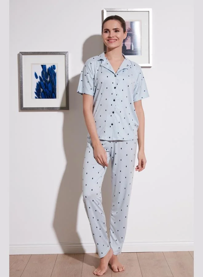 ليلا طقم بيجامة نسائي بأكمام قصيرة وياقة قميص وخصر مطاطي بنقشة ليلا