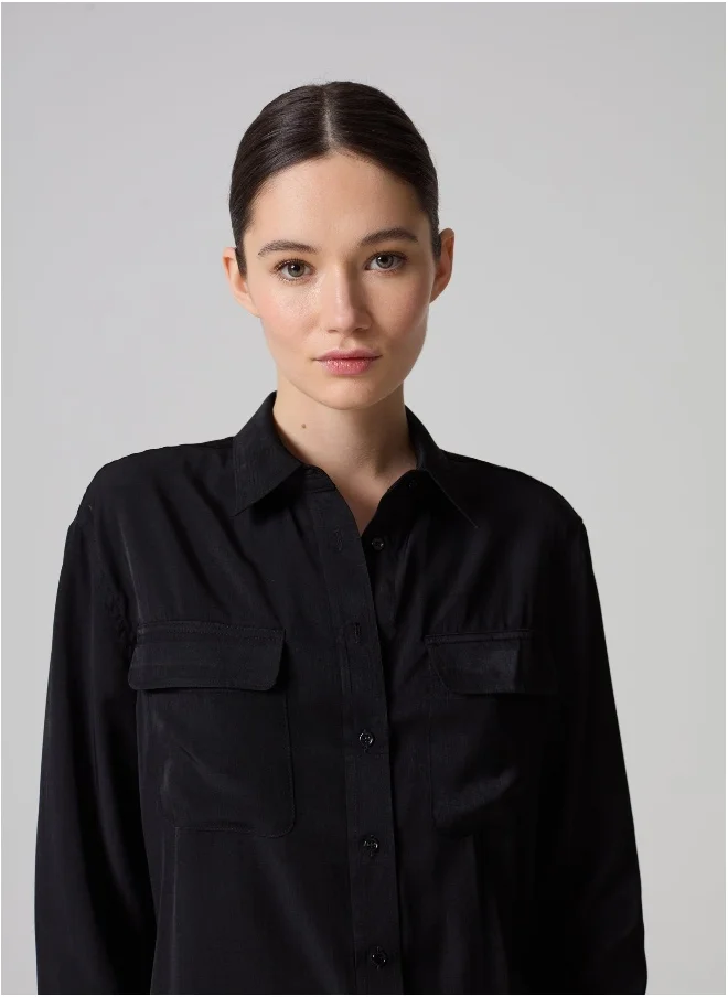 او في اس Contemporary City relaxed-fit shirt in satin